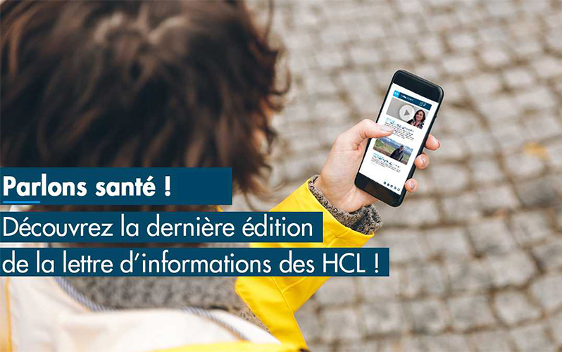 Personne lisant Parlons santé sur son téléphone