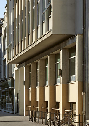 Façade du bâtiment du centre de soins dentaires