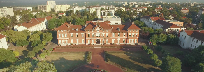 Hôpital Pierre Garraud Façade de l'Hôpital Pierre Garraud