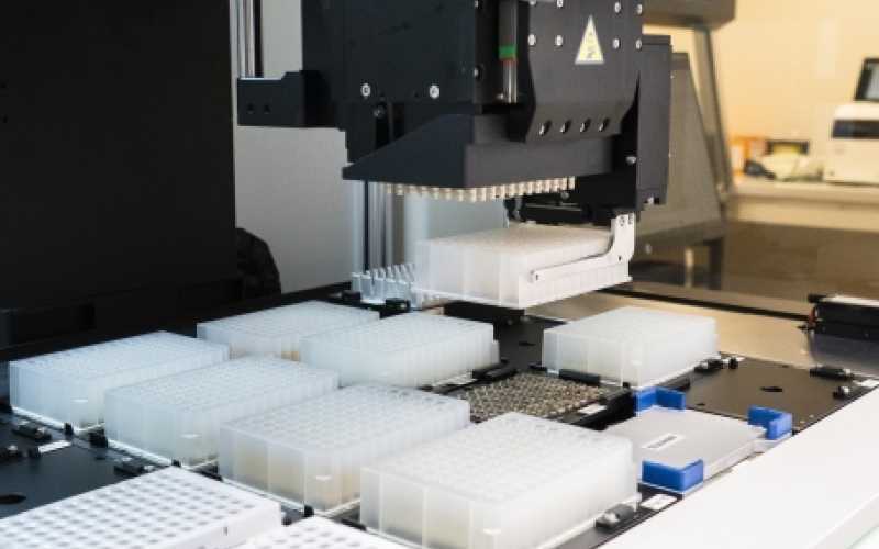 Extraction automatisée des acides nucléiques sur la plateforme GENEPII, plateforme de génomique à visée diagnostique et épidémiologique des maladies infectieuses 