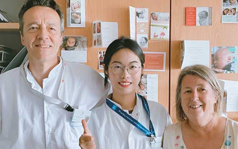 Dr TANG Yijin dans le service d’endocrinologie pédiatrique du Pr NICOLINO