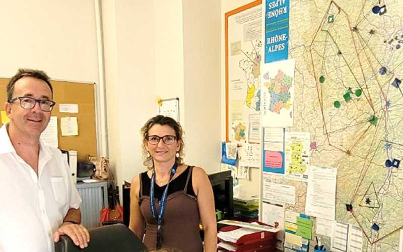 Le Pr Olivier Dupuis, la secrétaire Stéphanie Gimenez et l’une des sages-femmes de la CRTP.