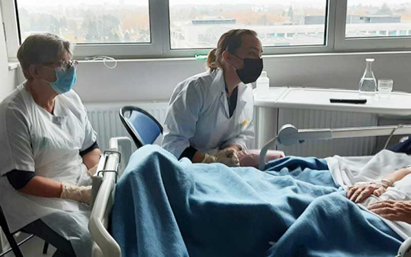 Dr Sophie Francioni et Évelyne Cordier de l'équipe mobile de soins palliatifs