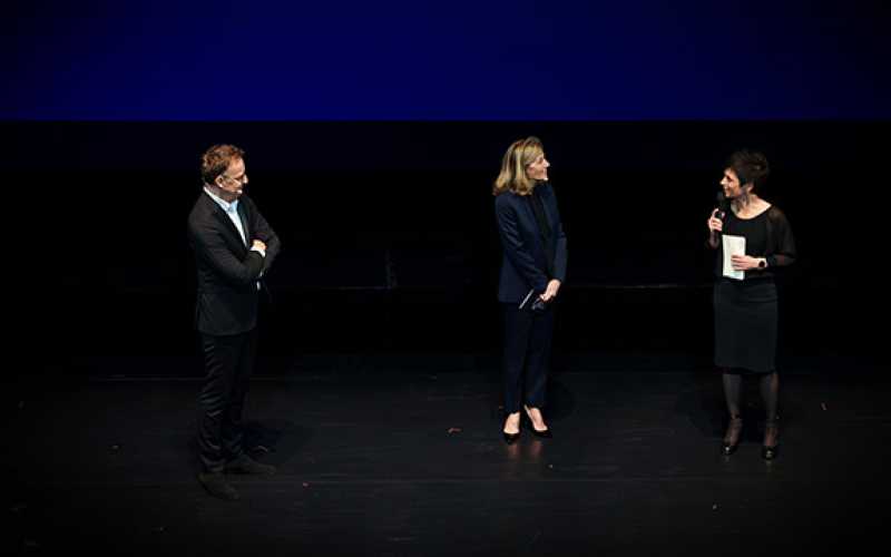 Soirée de Gala © Opéra de Lyon, 2023 avec (de gauche à droite) : Richard Brunel, directeur général et artistique de l'Opéra de Lyon, Claire Chazal, marraine du Gala de l’Opéra de Lyon et Virginie Valentin, directrice générale par intérim des HCL