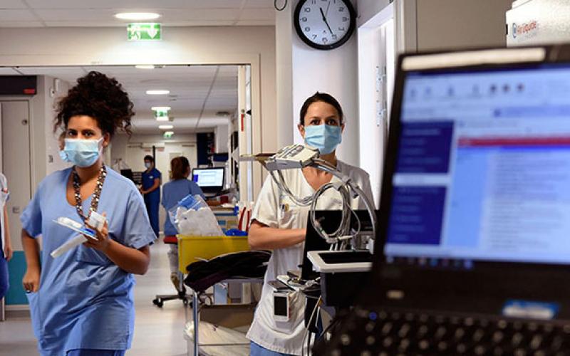 Unité de soins intensifs de cardiologie à l'hôpital Louis Pradel