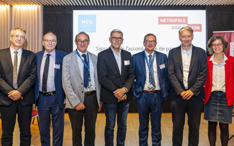 De gauche à droite : Frédéric Fleury, Jean-Michel Longueval, Vincent Piriou (HCL), Pascal Blanchard, Raymond Le moign, Bruno Bernard et Emeline Baume