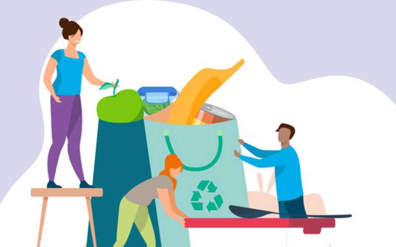 personnages avec un sac avec une pomme et autres contenus alimentaires, une cuillère... avec le symbole de recyclage