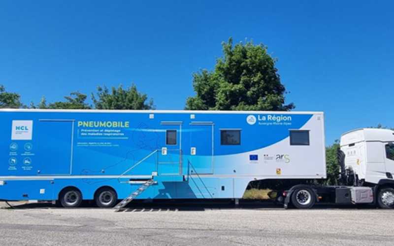 Camion pneumobile dédié au dépistage des maladies respiratoires