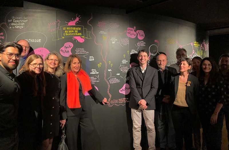 Une partie de l'équipe du GEM à l'exposition sur le microbiote à la Cité Internationale de la Gastronomie