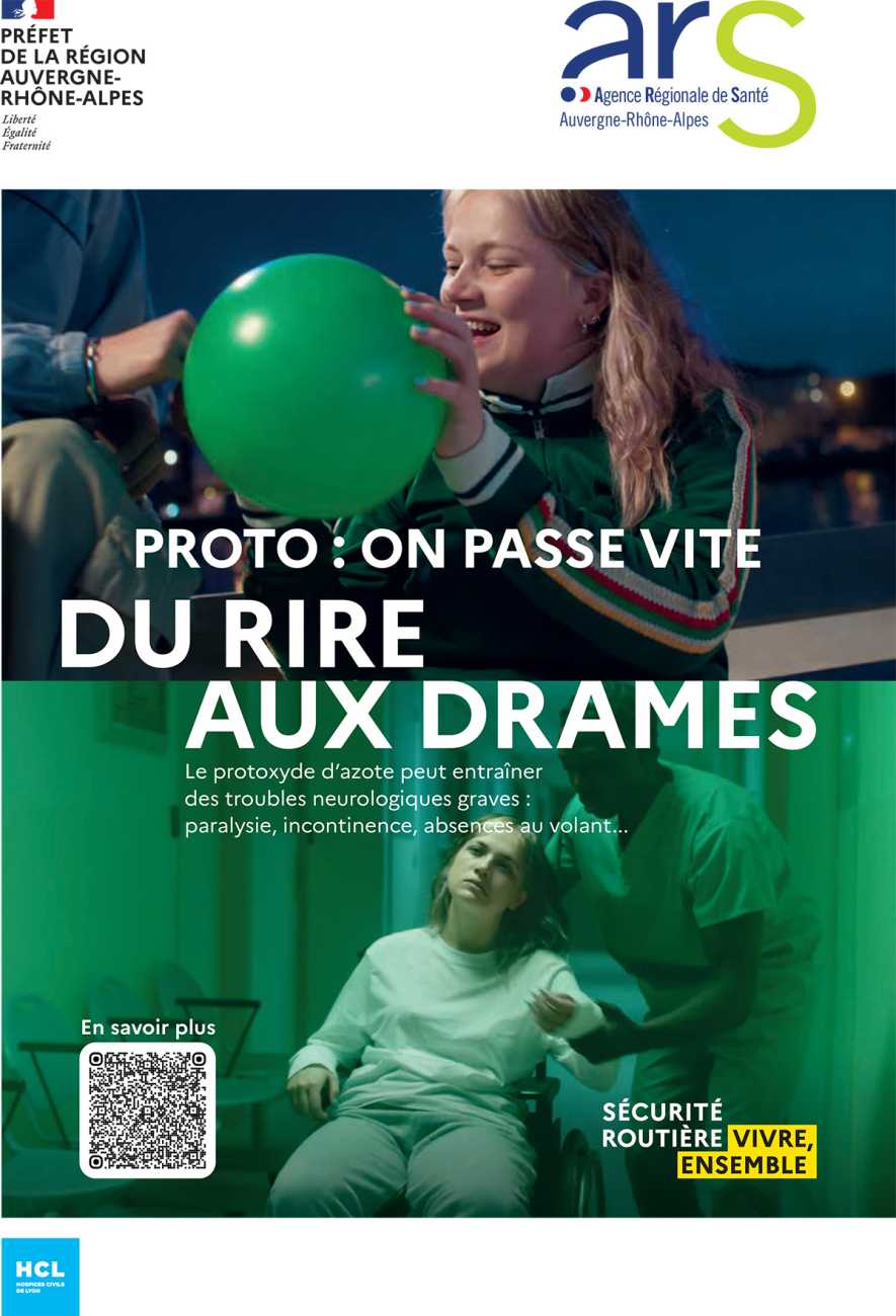 Campagne de communication : Proto, on passe vite du rire aux drames. Jeune femme avec ballon vert dans une ambiance festive et en dessous la même jeune femme sur un fauteuil roulant à l'hôpital sur fond vert