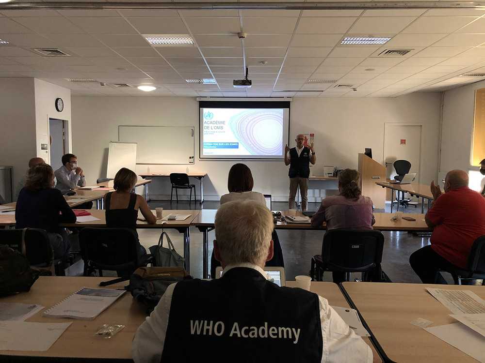 Formation sur la prise en charge de victimes en grand nombre, le 7 septembre 2021 dans les locaux du SDMIS. La formation est notamment dispensée par Laurent Gabilly, médecin du SAMU des HCL, formateur habilité par l’OMS.