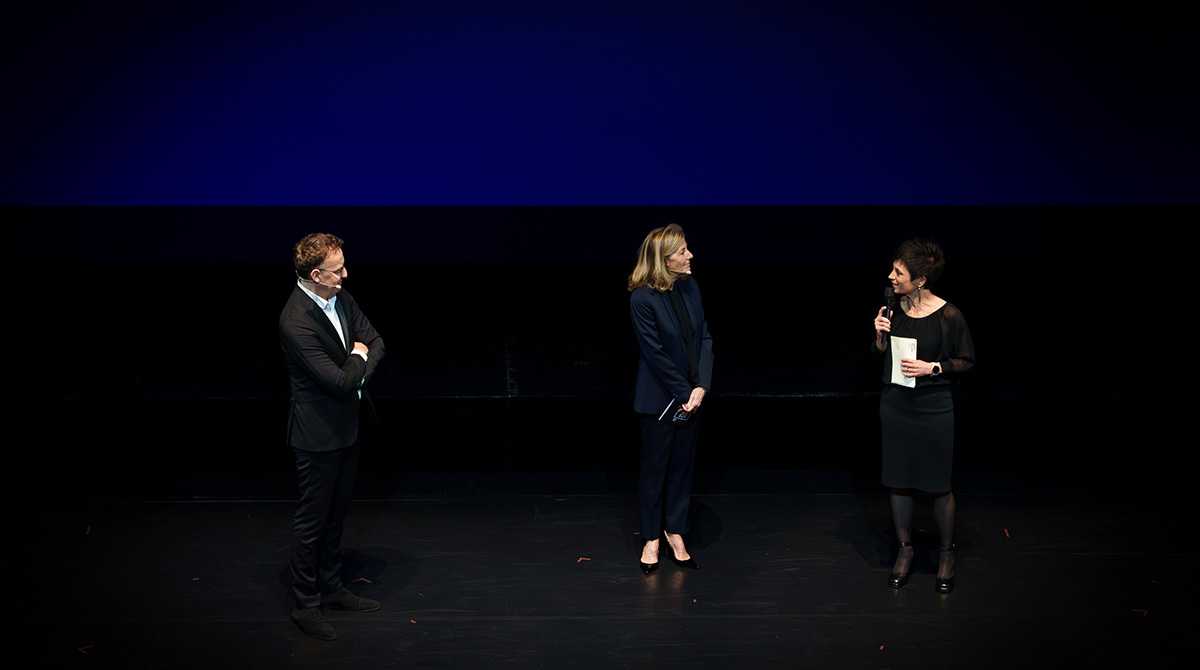 Soirée de Gala © Opéra de Lyon, 2023 avec (de gauche à droite) : Richard Brunel, directeur général et artistique de l'Opéra de Lyon, Claire Chazal, marraine du Gala de l’Opéra de Lyon et Virginie Valentin, directrice générale par intérim des HCL