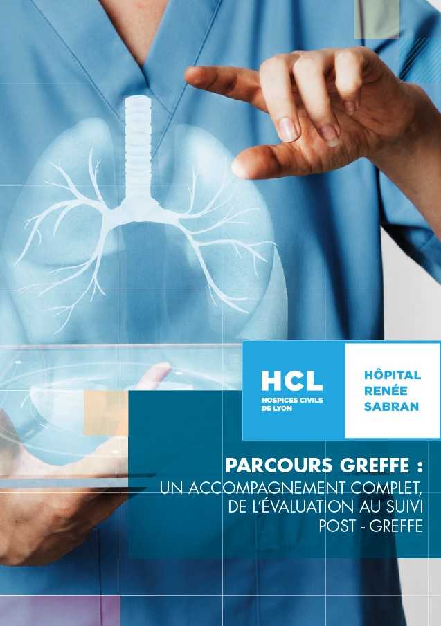 Homme en bleu montrant avec sa main un dessin de poumon en transparence