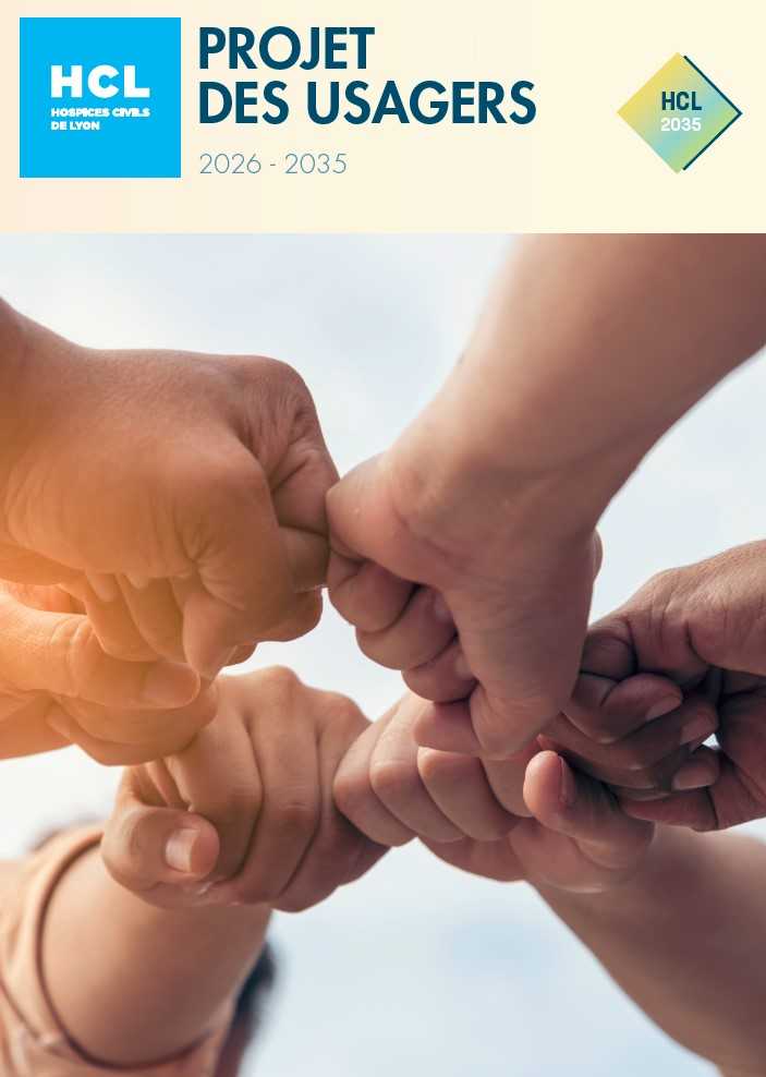 logo HCL + projet stratégique avec écrit "projet des usagers" et une photo de 5 mains points serrés qui se réunissent en un centre