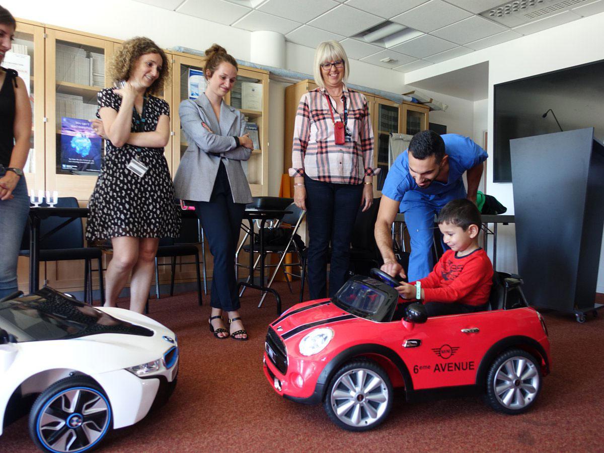 À Poitiers, les enfants viennent au bloc opératoire en Porsche